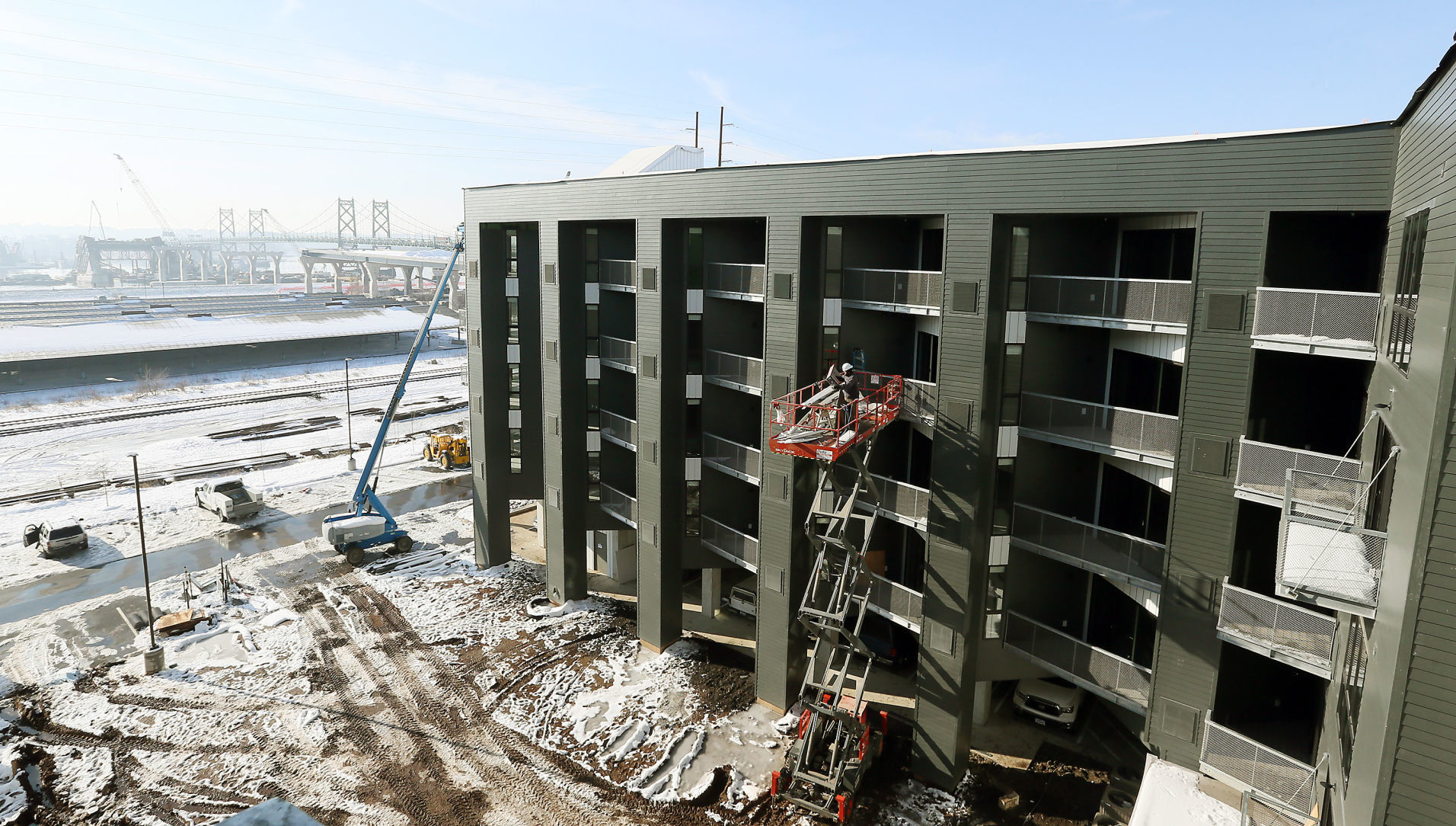 120218-qct-fea-bridges-001
